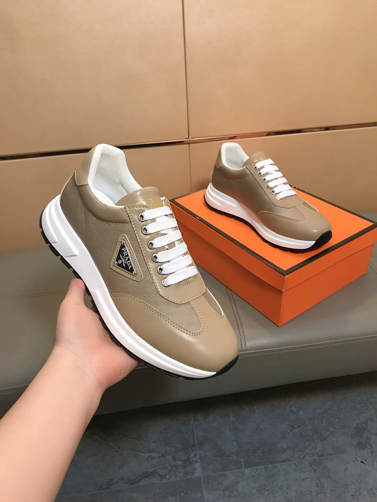 Ex-factory price 400 💎💎🆕Prada's latest casual and fashionable men's shoes👟hot style💥simple and elegant style, exclusive for trendy men. Unique latest brand elements👑, fashionable and generous, imported cowhide leather splicing breathable fabrics, comfortable lining + sheepskin feet, super comfortable and wear-resistant outsole, classic model taken in kind, code number: 38-44